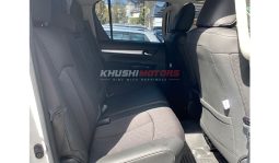 
Toyota Hilux D Cabin 2017 full									