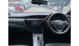 
Toyota Auris HYB 2017 full									