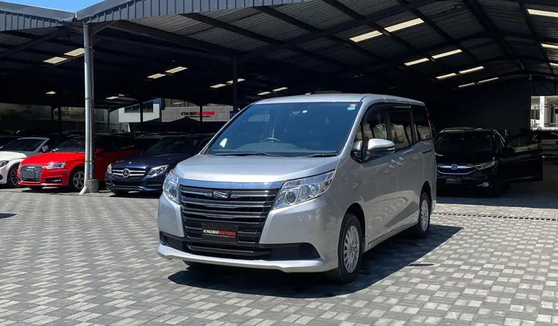 
Toyota Noah 2017 full									