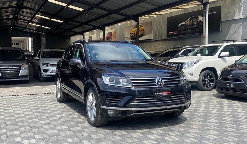 
Volkswagen Touareg 2017 full									