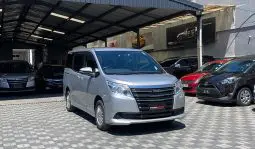 
Toyota Noah 2017 full									