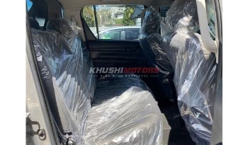 
										Toyota Hilux Double Cabin 2017 full									