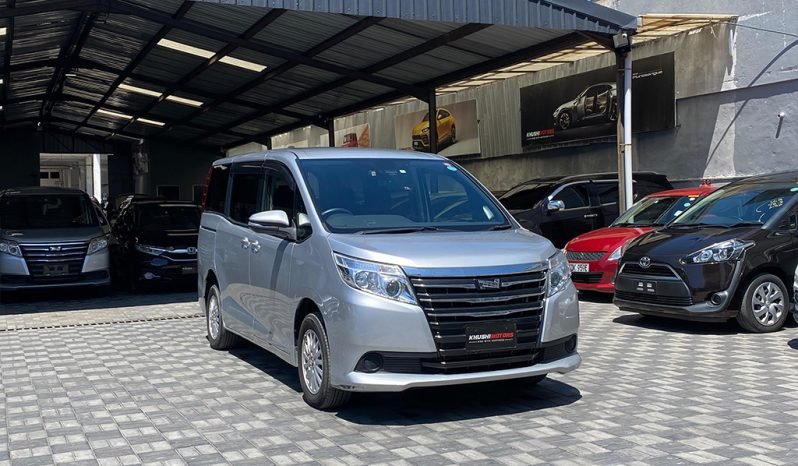 Toyota Noah 2017 full