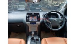 
Toyota Land Cruiser Prado 2018 full									