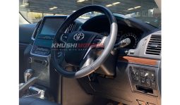 
Toyota Land Cruiser Sahara 2017 full									