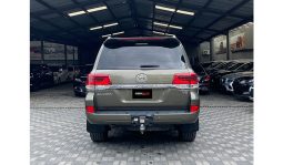 
Toyota Land Cruiser Sahara 2017 full									