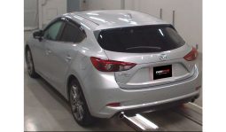 
Mazda Axela Sport 2018 full									