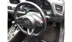 
Mazda Axela Sport 2018 full									