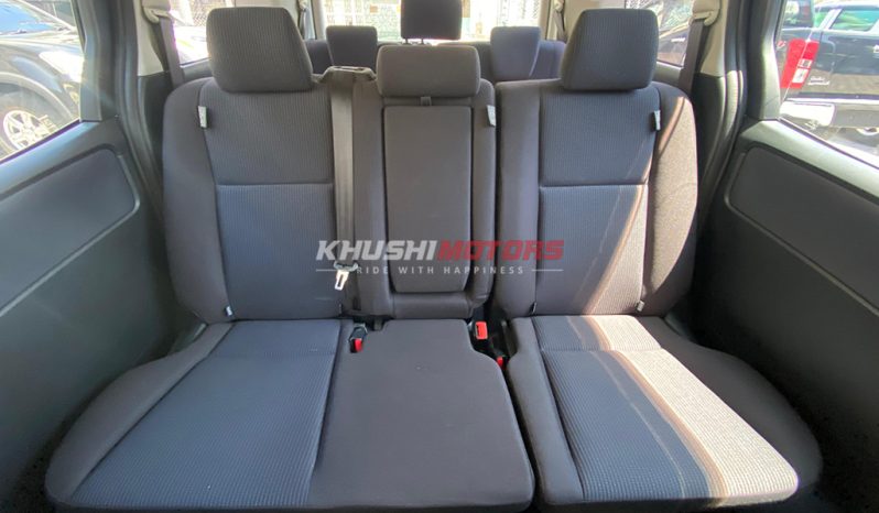 
Toyota Noah 2017 full									