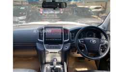 
Toyota Land Cruiser Sahara 2017 full									