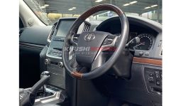 
Toyota Land Cruiser Sahara 2017 full									