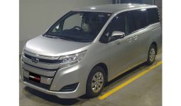 
Toyota Noah 2017 full									