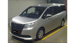 
Toyota Noah 2017 full									