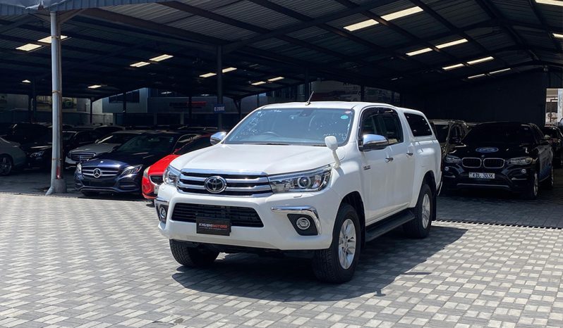 
								Toyota Hilux 2018 full									