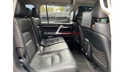 
Toyota Land Cruiser Sahara 2017 full									