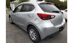 
Mazda Demio 2017 full									