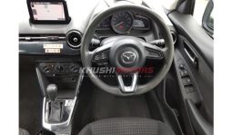 
Mazda Demio 2017 full									