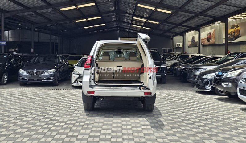 
Toyota Land Cruiser Prado 2017 full									