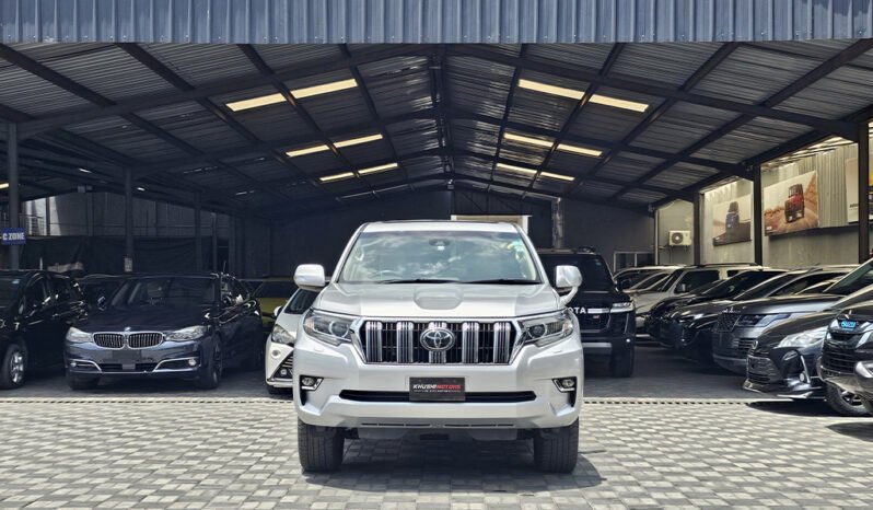 
Toyota Land Cruiser Prado 2017 full									