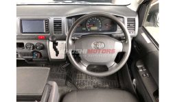 
										Toyota Hiace 2017 full									