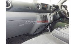 
Nissan NV350 2017 full									