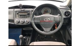 
Toyota Corolla Axio 2017 full									