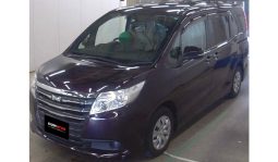 
Toyota Noah 2017 full									