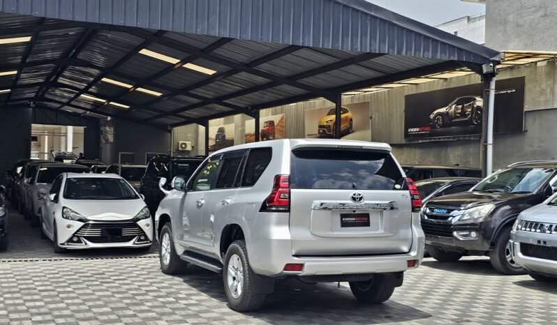 
Toyota Land Cruiser Prado 2017 full									