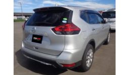 
Nissan X-Trail 2018 full									