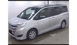 
Toyota Noah 2017 full									