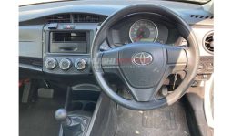 
										Toyota Corolla Axio 2017 full									