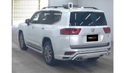 
										Toyota Land Cruiser ZX V8 2017 full									