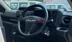 
										Toyota Probox 2017 full									