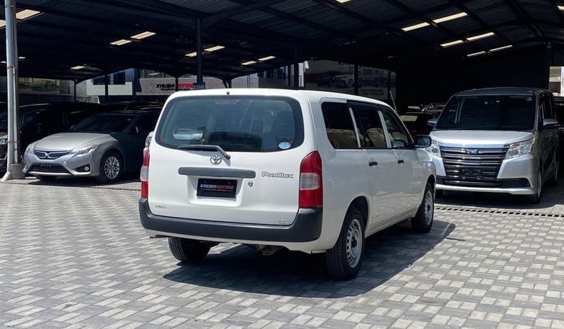 
								Toyota Probox 2017 full									