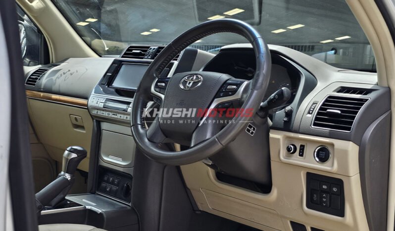 
Toyota Land Cruiser Prado 2017 full									