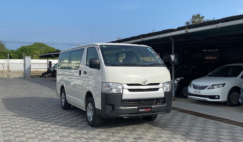 
								Toyota Hiace 2017 full									