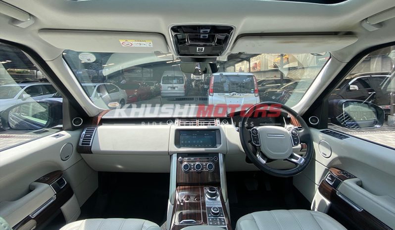 
								Land Rover Range Rover Vogue 2017 full									