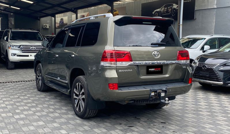 
Toyota Land Cruiser Sahara 2017 full									