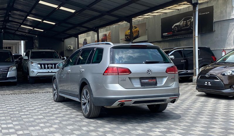 
Volkswagen Golf Alltrack 2018 full									