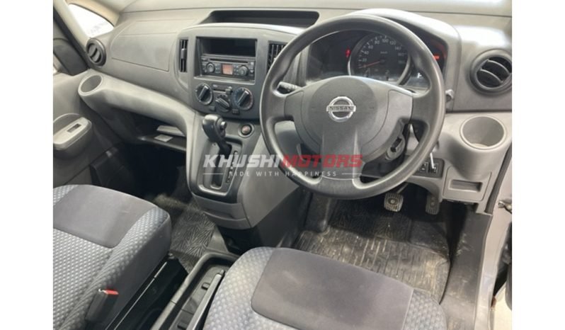 
								Nissan NV200 2018 full									