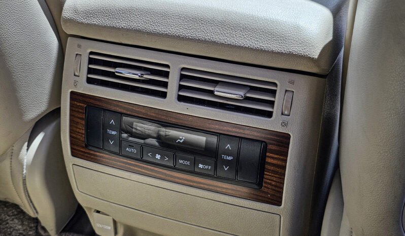 
								Toyota Land Cruiser ZX V8 2018 full									