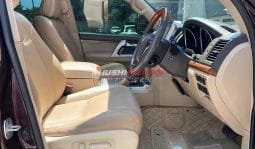 
										Toyota Land Cruiser V8 2015 full									