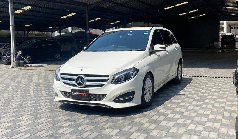 
								Mercedes Benz B180 full									