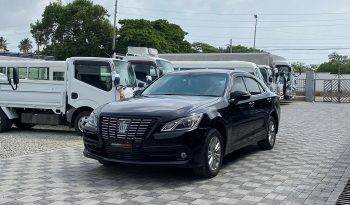 Toyota Crown Royal saloon 2014