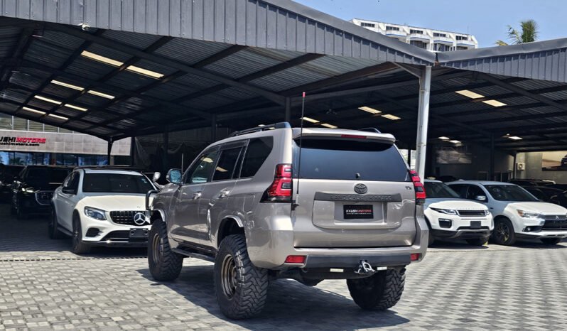 
								Toyota Land Cruiser Prado 2018 full									