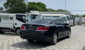 Toyota Crown Royal saloon 2014