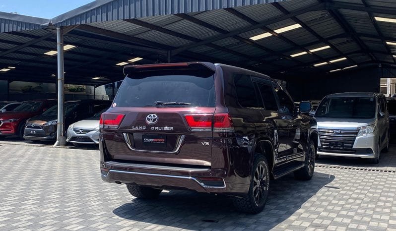 
								Toyota Land Cruiser V8 2015 full									