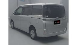 
										Toyota Voxy 2018 full									