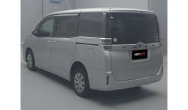 Toyota Voxy 2018