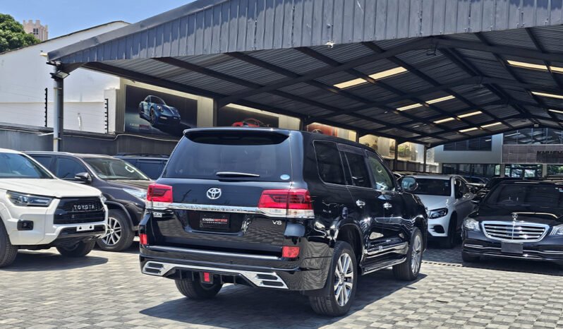 
								Toyota Land Cruiser ZX V8 2018 full									